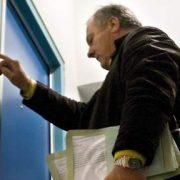 deurwaarder brengt dagvaarding uit deurwaarder brengt dagvaarding uit